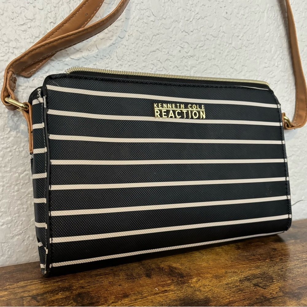 Kenneth Cole Reaction Crossbody Black White Tan Gold Stripes Small